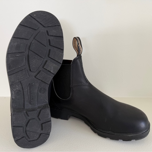 Blundstone Women’s Black Chelsea Boots - Picture 2 of 4